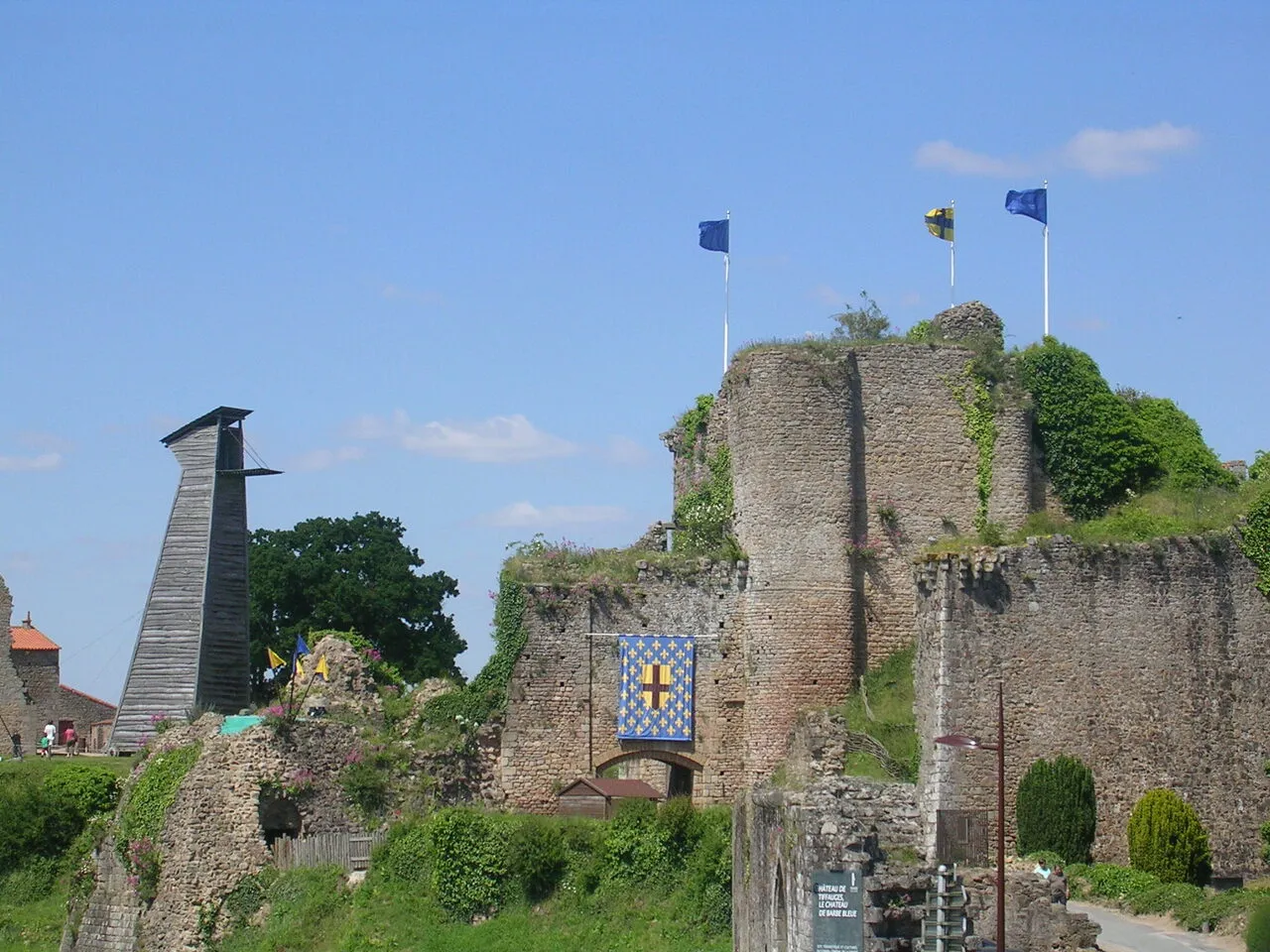Château (ensemble des vestiges)