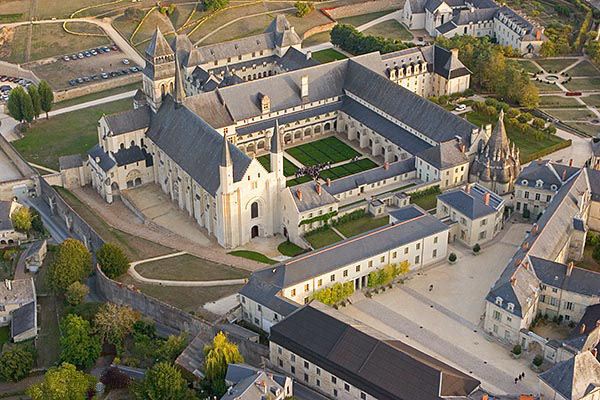 Ancienne abbaye royale de Fontevraud, actuellement centre culturel de l’Ouest