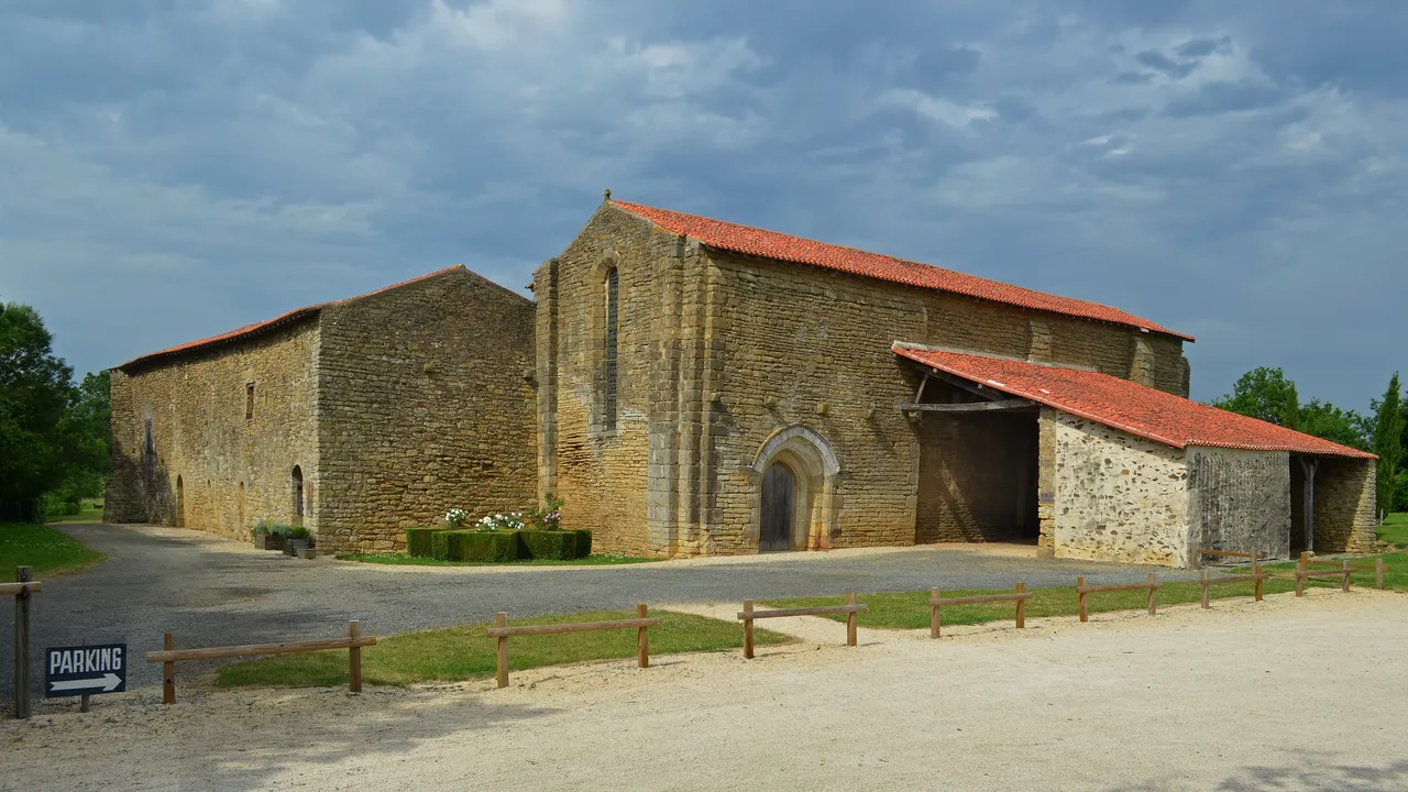 Ancienne celle grandmontaine de Chassay-Grammont, actuellement dénommée “prieuré de Chassay-Grammont”