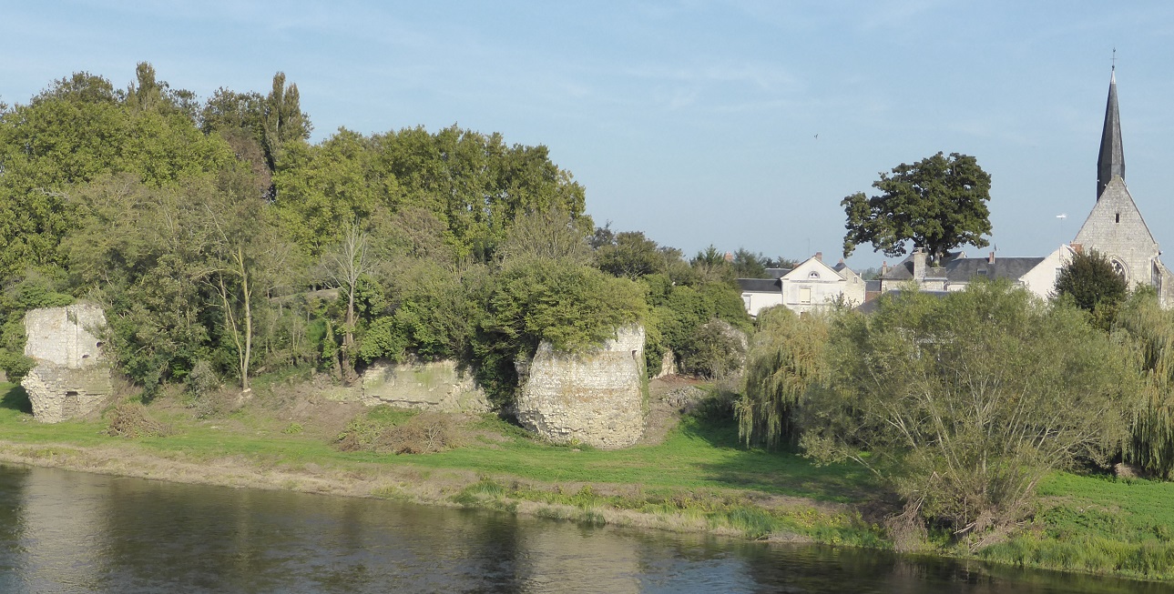 Vestiges du château de Nouâtre