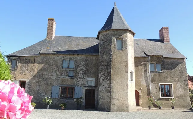 Manoir (ancien) de Domfront-en-Champagne