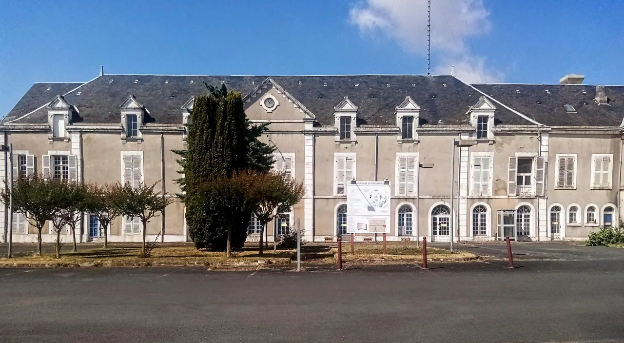 Ancien couvent des Tiercelettes, actuellement hôpital