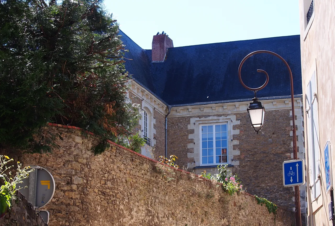 Logis des Eperons de Laval