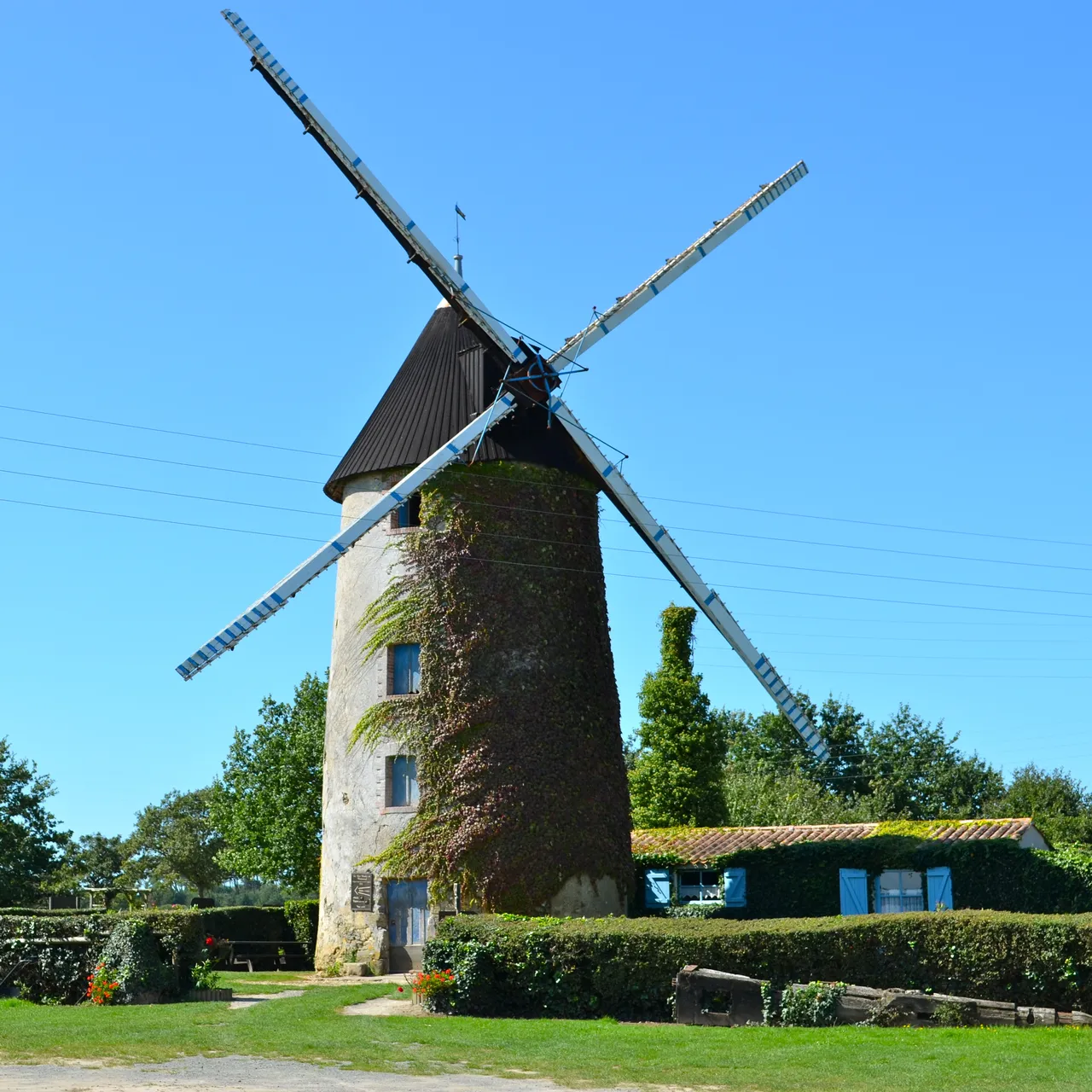 Moulin à vent dit Le Petit-Moulin