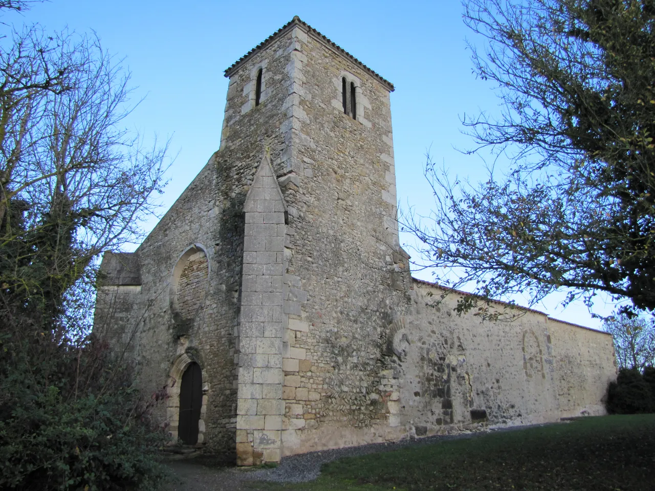 Eglise de Dissais (ancienne)