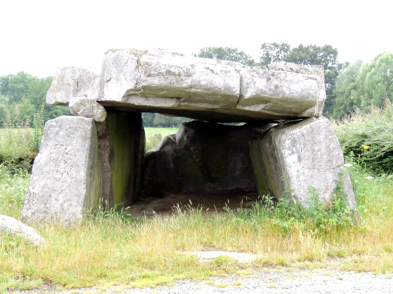 Dolmen dit La Pierre couverte