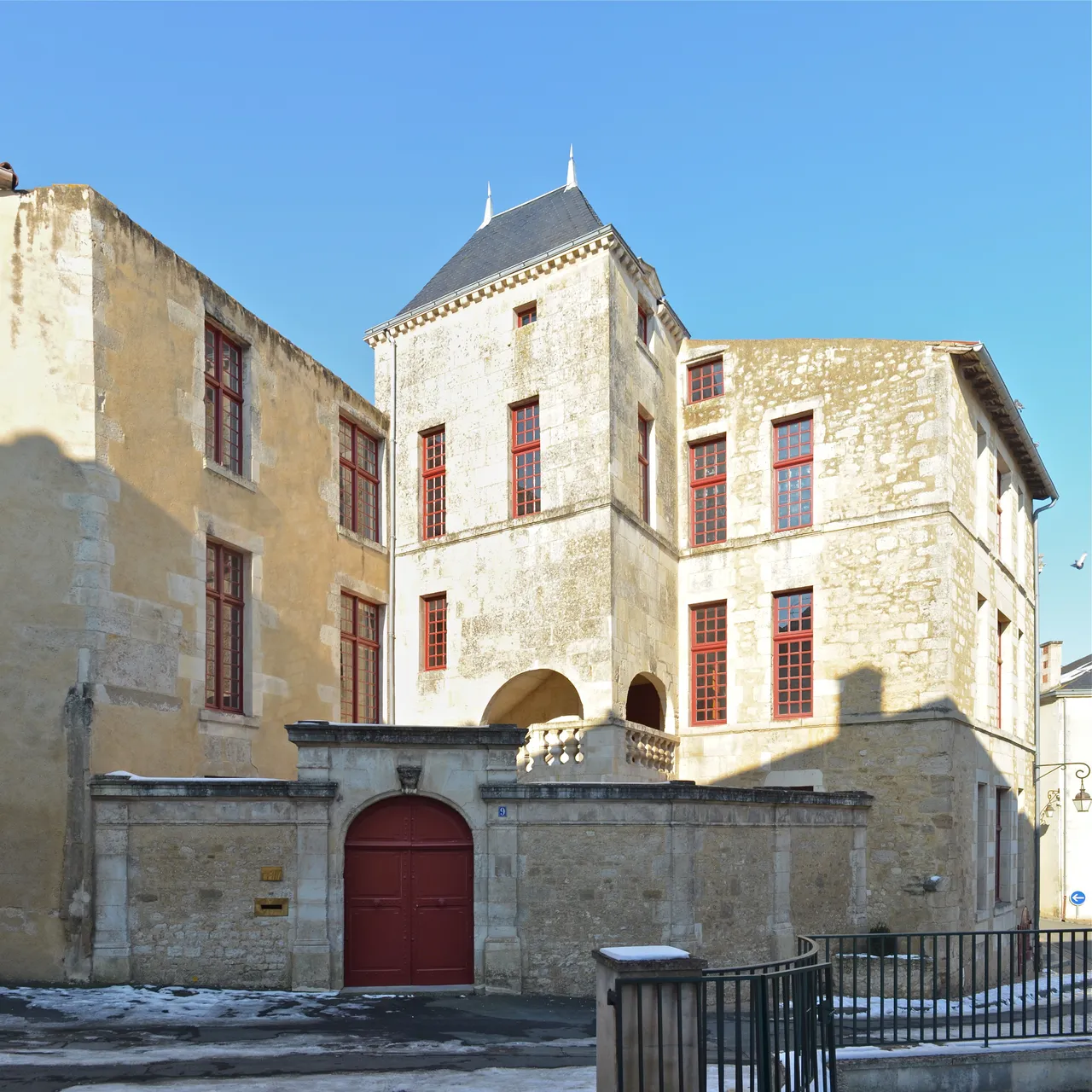 Hôtel des Evêques de Maillezais (ancien)