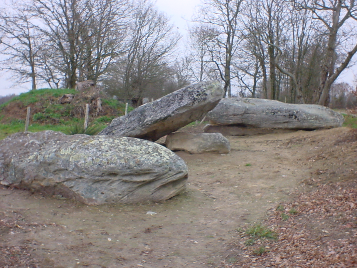 Pierre des Platennes de Chauvé